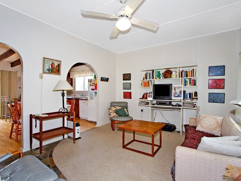 10 Parkside Avenue, Bateau Bay NSW 2261