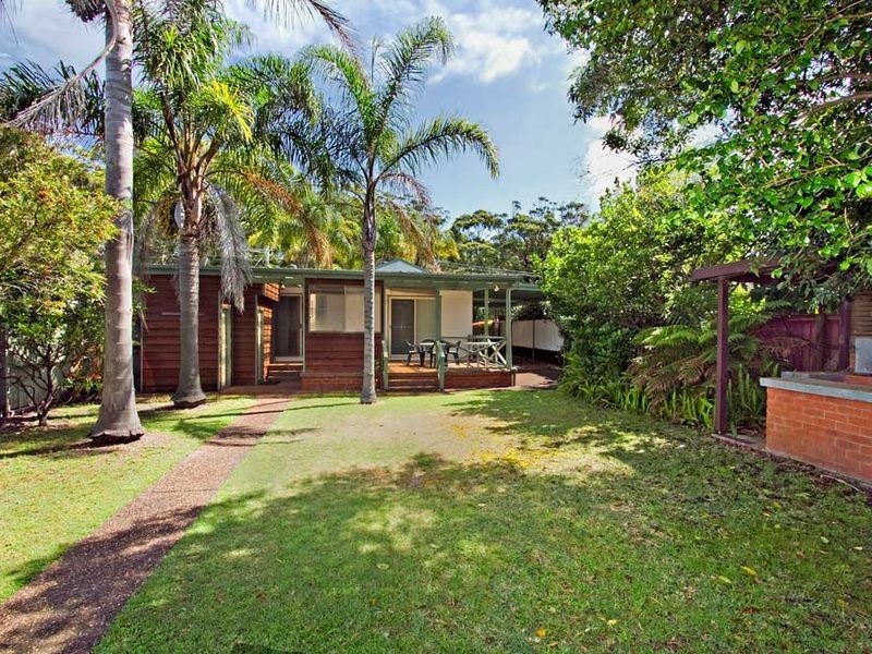 10 Parkside Avenue, Bateau Bay NSW 2261