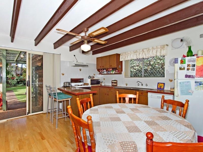 10 Parkside Avenue, Bateau Bay NSW 2261