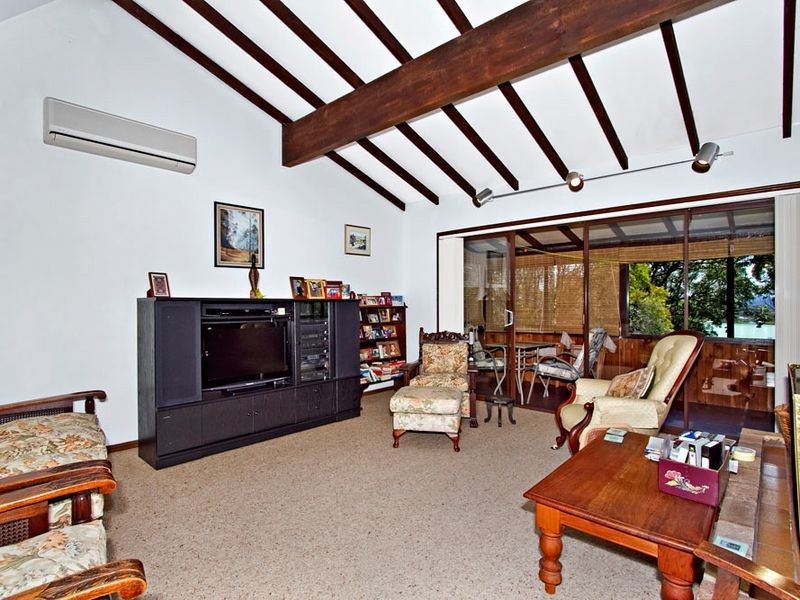 12 Pasadena Avenue, Bateau Bay NSW 2261