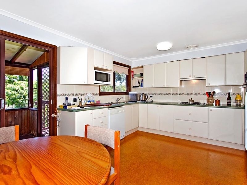 12 Pasadena Avenue, Bateau Bay NSW 2261