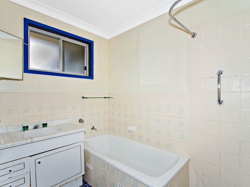 596 Coleridge Rd, Bateau Bay NSW 2261