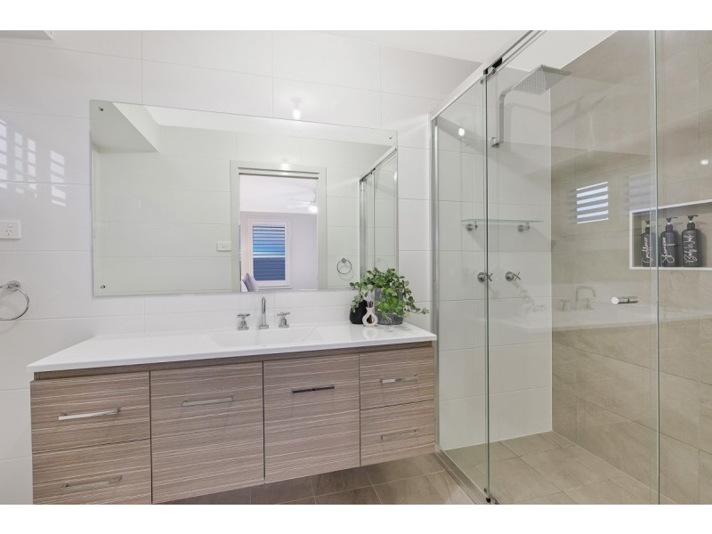 40 Kipling Drive, Bateau Bay NSW 2261