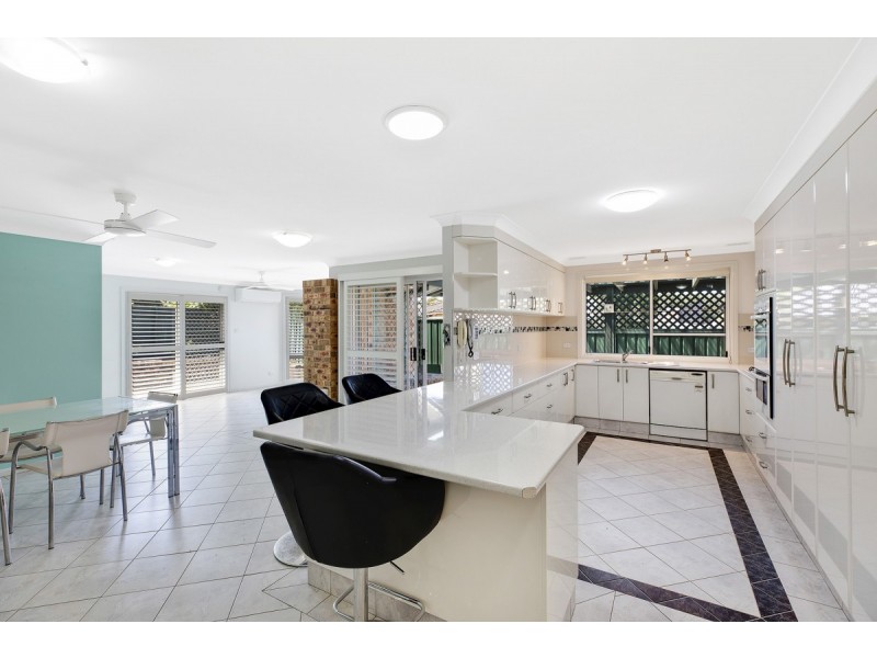 246 Cresthaven Avenue, Bateau Bay NSW 2261