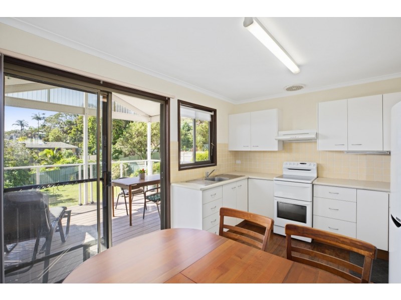 39 Waratah Street, Bateau Bay NSW 2261