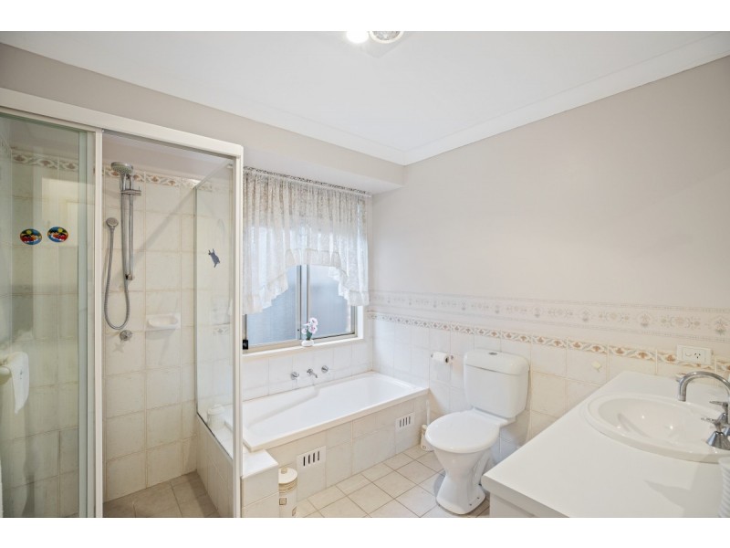 22a Castlereagh Crescent, Bateau Bay NSW 2261