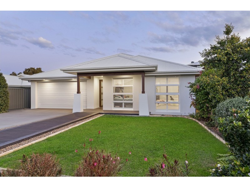 3 Moorah Avenue, Blue Bay NSW 2261