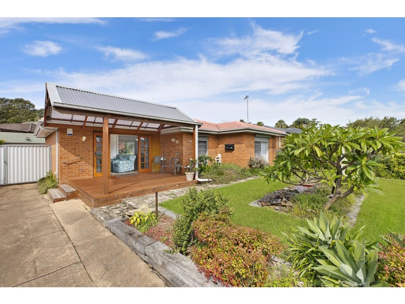 12 Premier Way, Bateau Bay NSW 2261