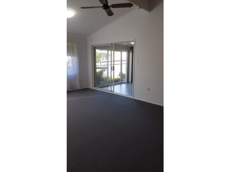 2/9 Warrigal Street, The Entrance NSW 2261