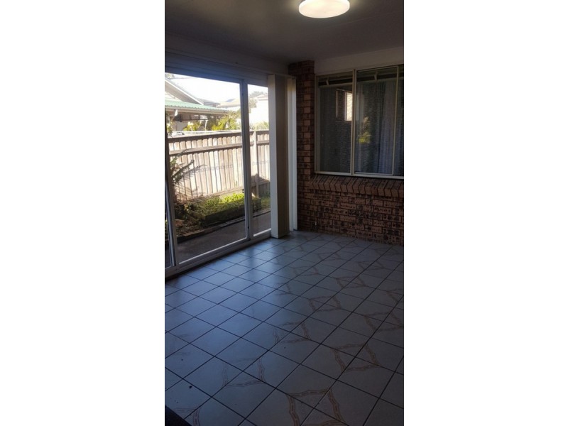 2/9 Warrigal Street, The Entrance NSW 2261