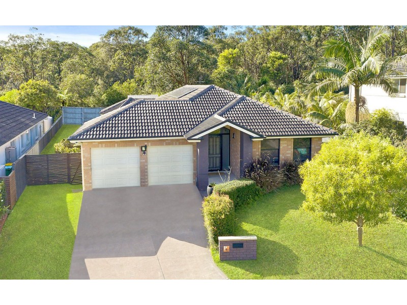 43 Bataan Circuit, Bateau Bay NSW 2261
