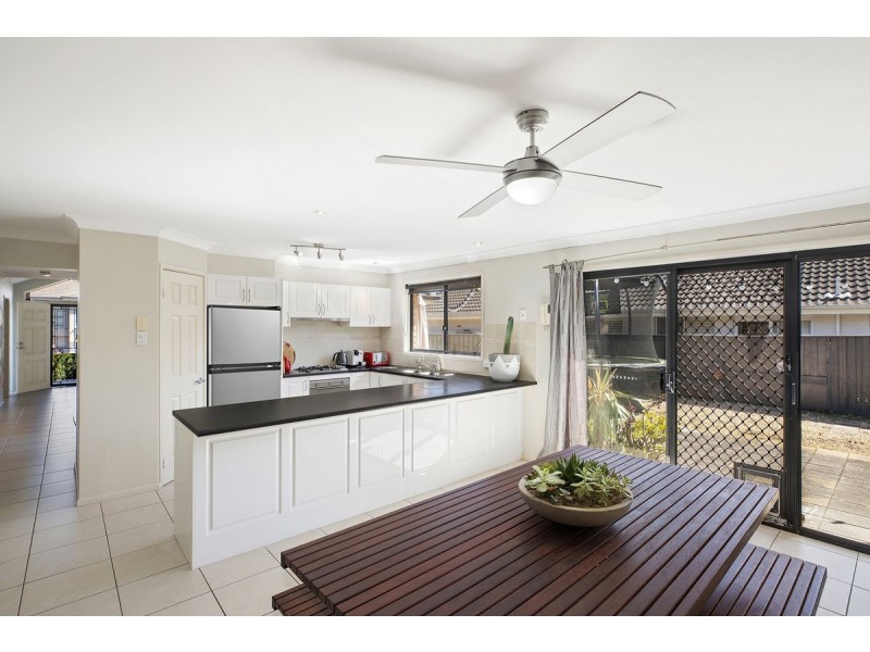 43 Bataan Circuit, Bateau Bay NSW 2261