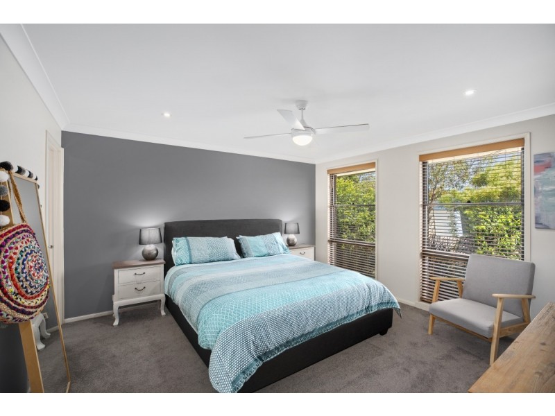 43 Bataan Circuit, Bateau Bay NSW 2261