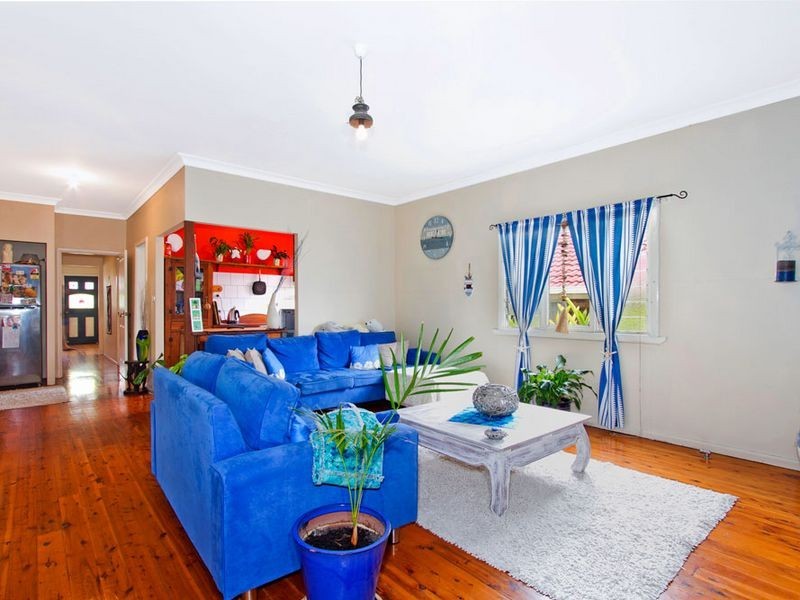 193 Bateau Bay Road, Bateau Bay NSW 2261