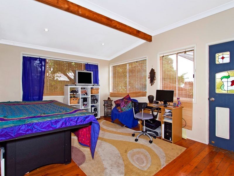 193 Bateau Bay Road, Bateau Bay NSW 2261