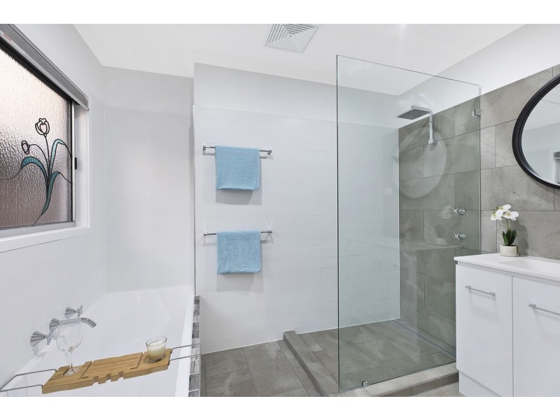 125 Hume Boulevard, Killarney Vale NSW 2261