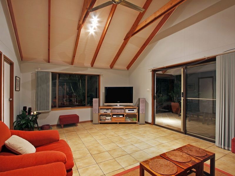 74 Lakin Street, Bateau Bay NSW 2261