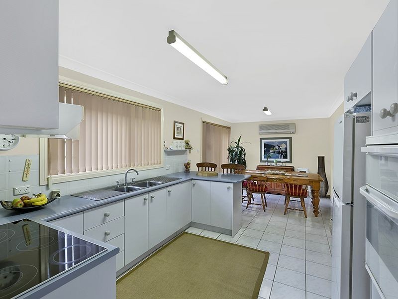 2/3 Robert Place, Bateau Bay NSW 2261