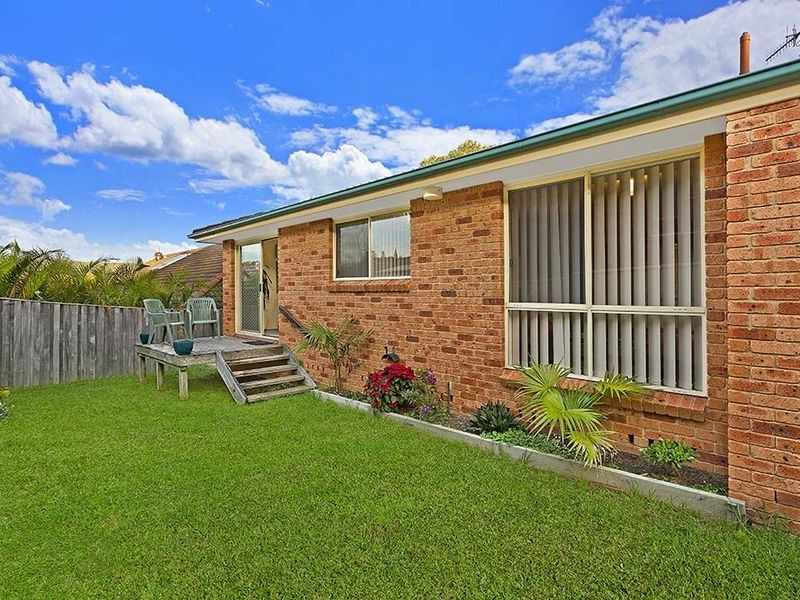 2/3 Robert Place, Bateau Bay NSW 2261