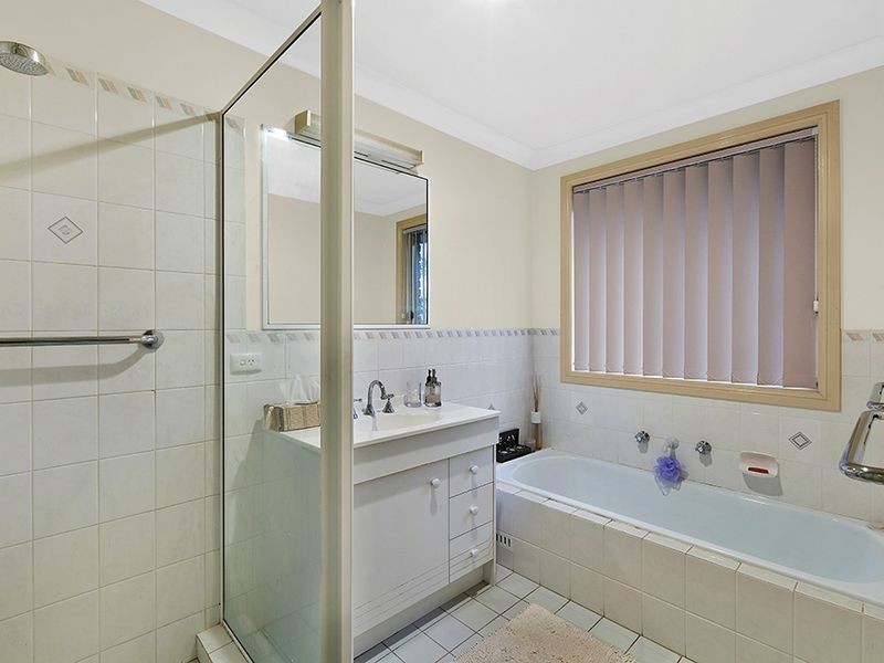 2/3 Robert Place, Bateau Bay NSW 2261