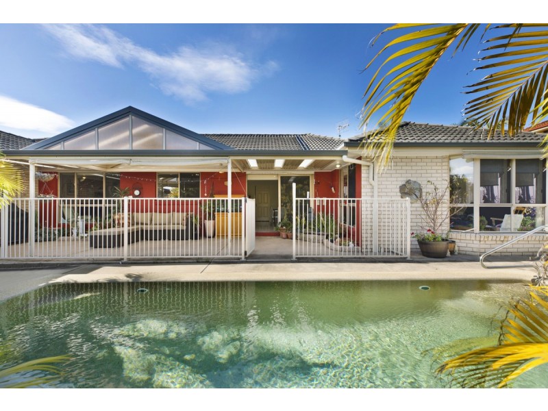 9 Churchill Street, Bateau Bay NSW 2261