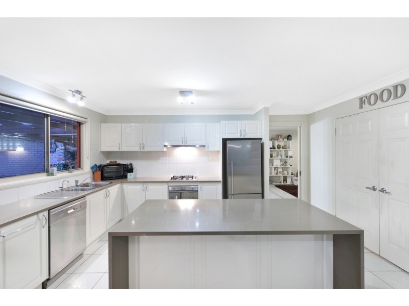 9 Churchill Street, Bateau Bay NSW 2261