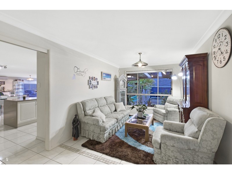 9 Churchill Street, Bateau Bay NSW 2261
