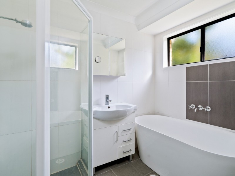 7 Adrian Close, Bateau Bay NSW 2261