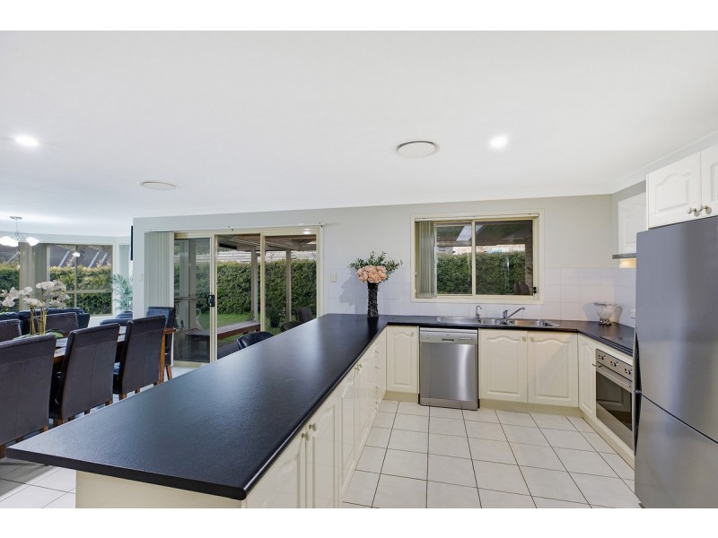 16 Bataan Circuit, Bateau Bay NSW 2261