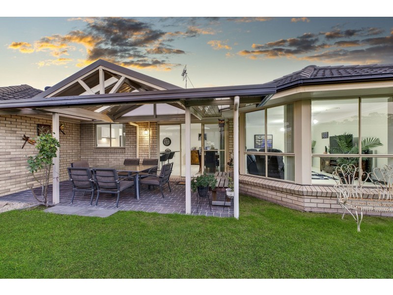 16 Bataan Circuit, Bateau Bay NSW 2261