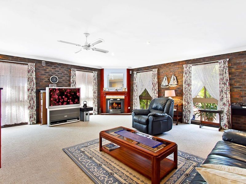 11 Bosun Close, Bateau Bay NSW 2261