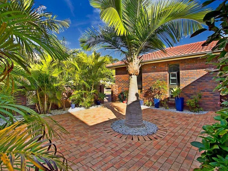 11 Bosun Close, Bateau Bay NSW 2261
