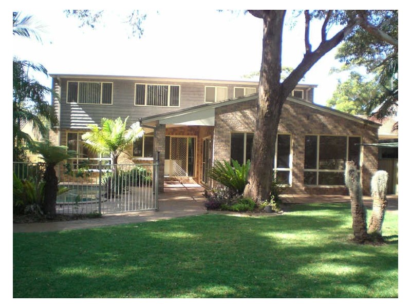 2 Guyagal Street, Bateau Bay NSW 2261