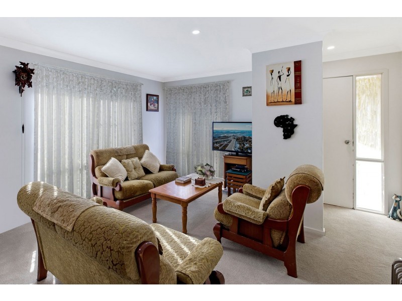 257 Cresthaven Avenue, Bateau Bay NSW 2261