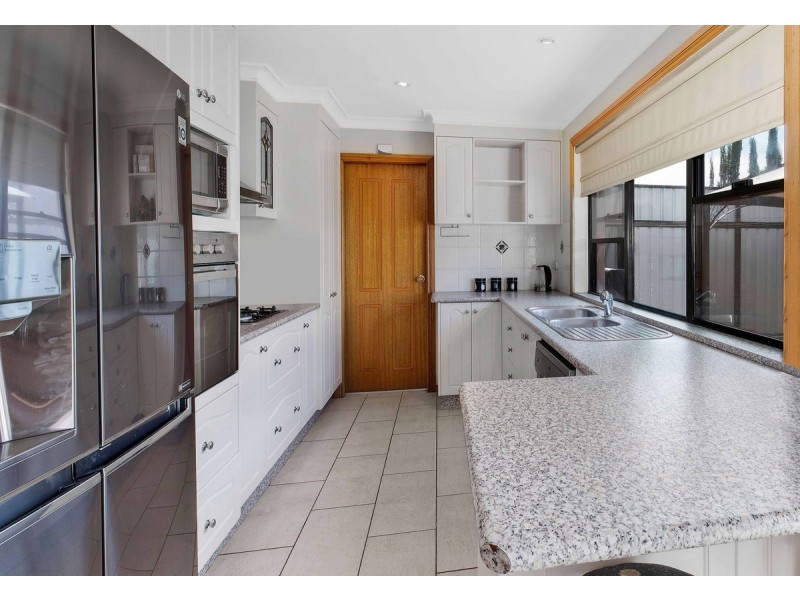 2/27 Marlowe Road, Bateau Bay NSW 2261