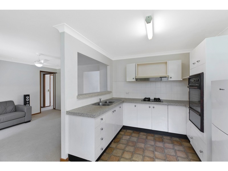 8 Rawsthorne Court, Bateau Bay NSW 2261