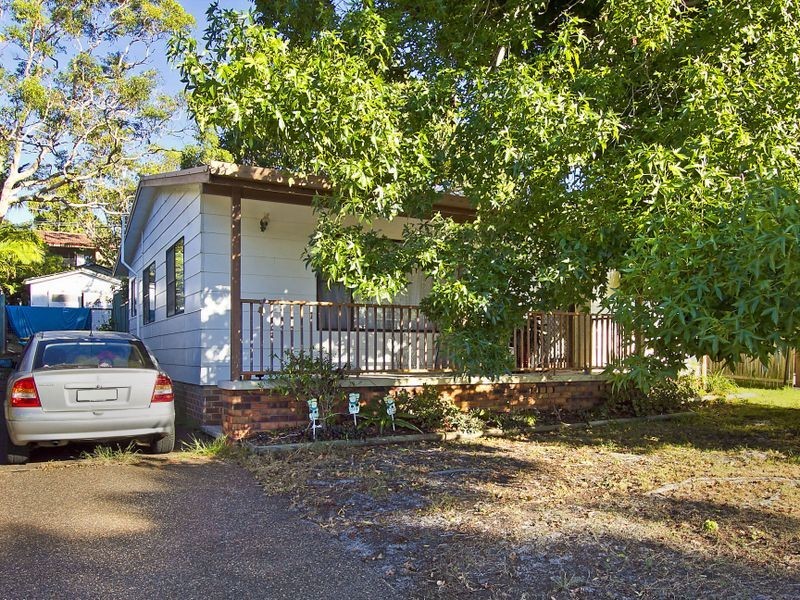 25 Wandella Ave, Bateau Bay NSW 2261