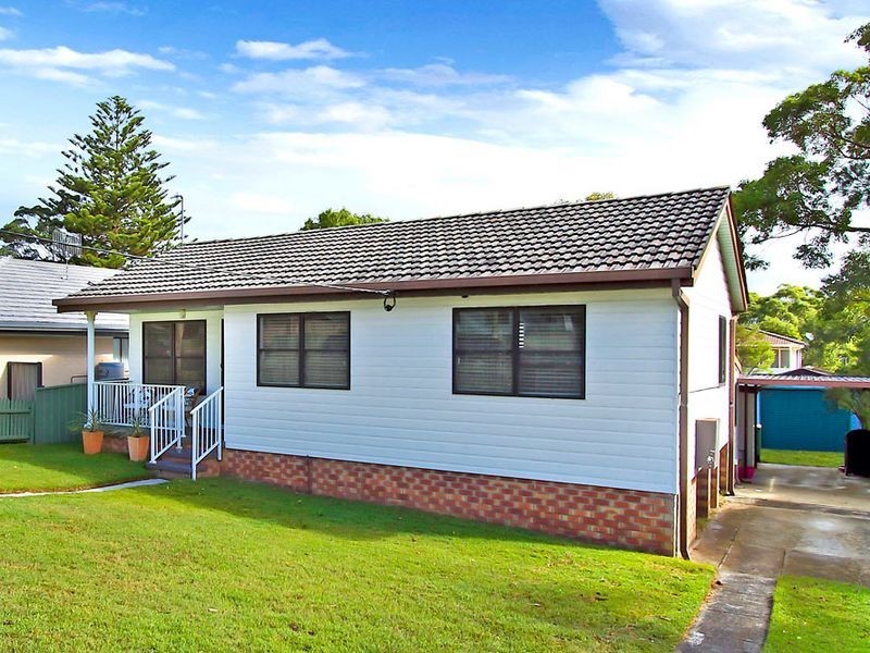 6 Macauley Rd, Bateau Bay NSW 2261