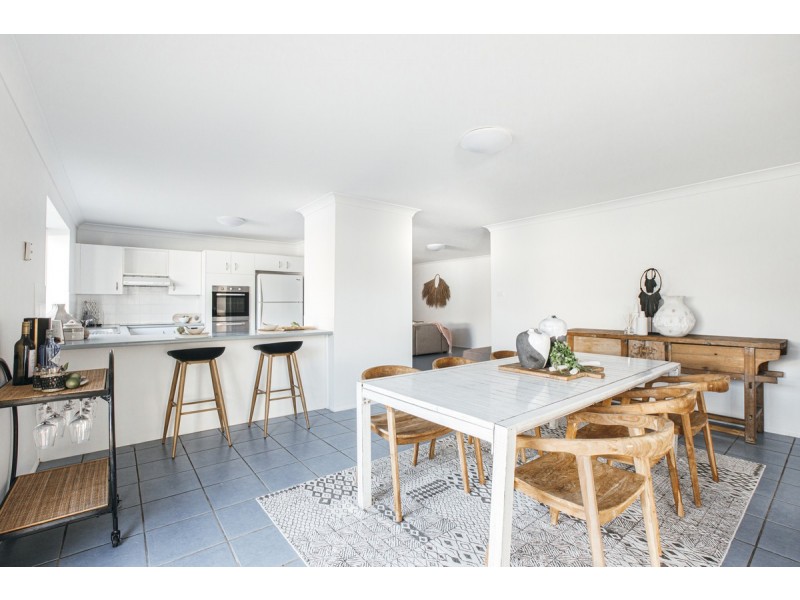 198 Cresthaven Avenue, Bateau Bay NSW 2261