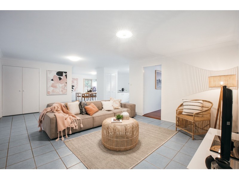 198 Cresthaven Avenue, Bateau Bay NSW 2261