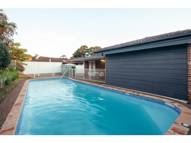 198 Cresthaven Avenue, Bateau Bay NSW 2261