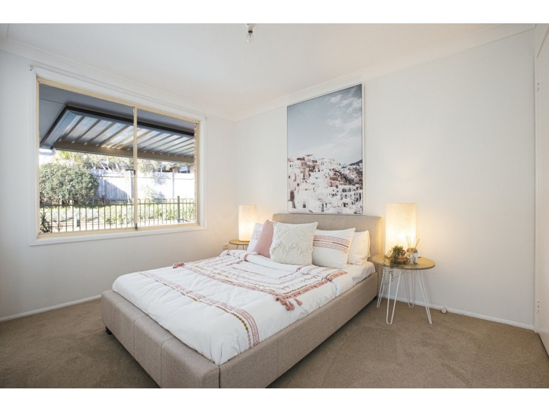 198 Cresthaven Avenue, Bateau Bay NSW 2261