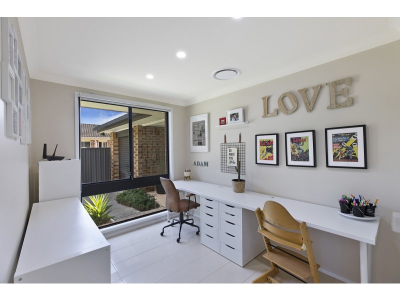 180 Cresthaven Avenue, Bateau Bay NSW 2261