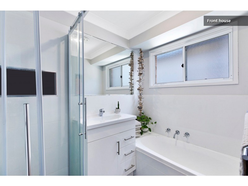 19 Premier Way, Bateau Bay NSW 2261