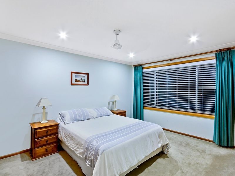 18 Margherita Ave, Bateau Bay NSW 2261