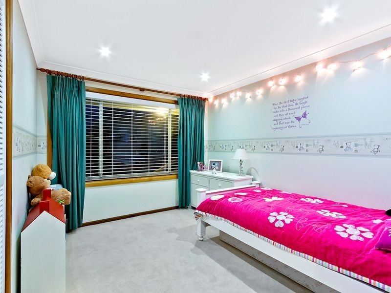 18 Margherita Ave, Bateau Bay NSW 2261