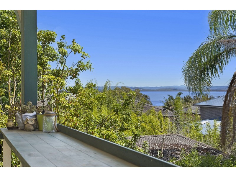 12 Battley Avenue, The Entrance NSW 2261