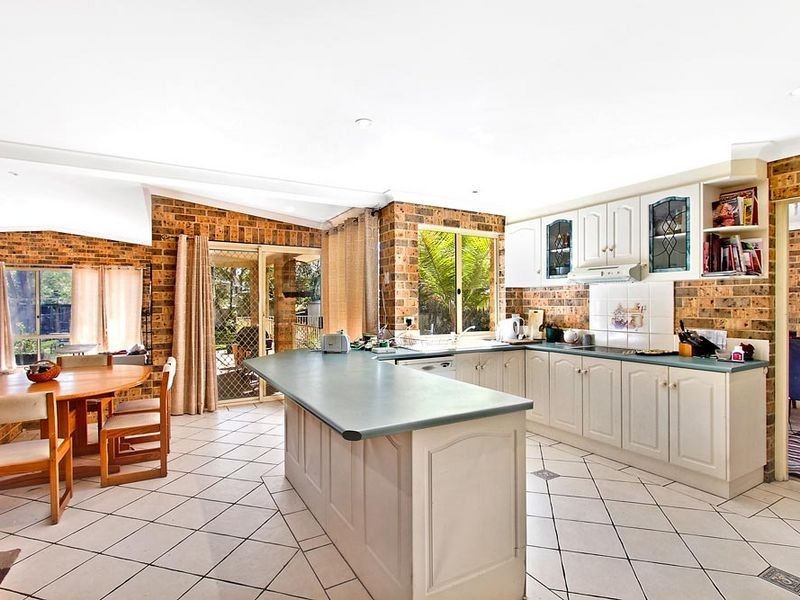 2 Guyagal Street, Bateau Bay NSW 2261