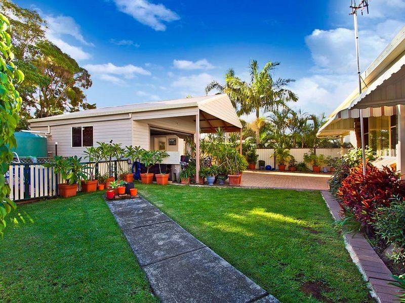 527 The Entrance Road, Bateau Bay NSW 2261