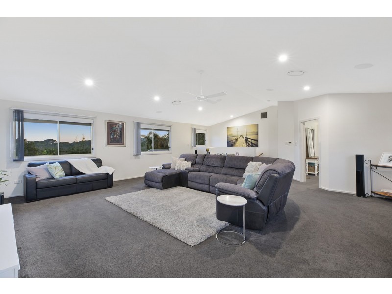 17 Bolton Street, Bateau Bay NSW 2261